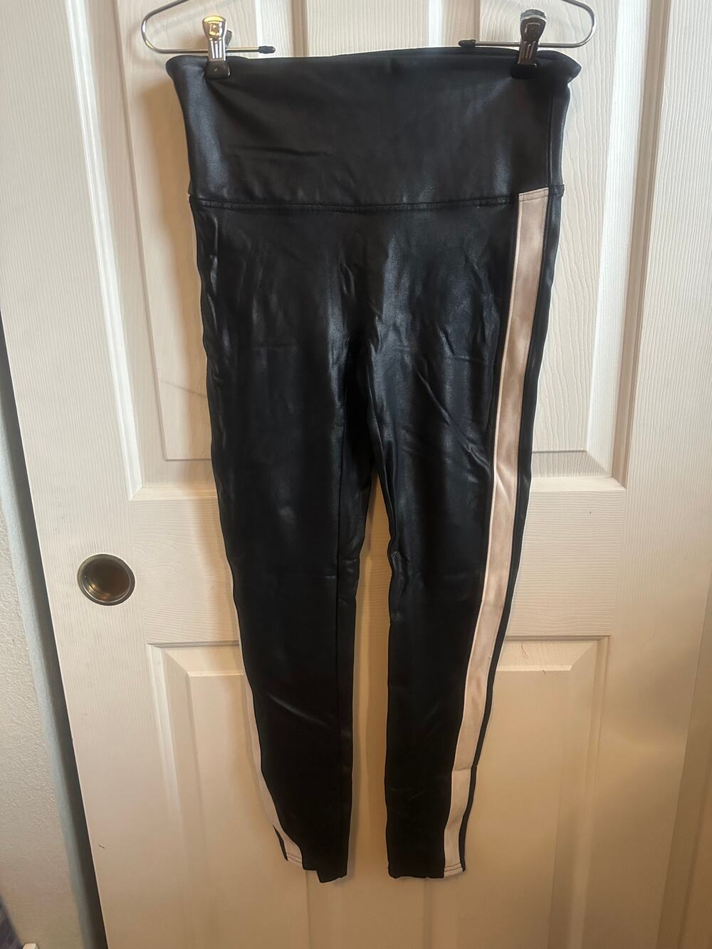 SPANX Shiny Liquid Look Leggings Womens Large Black Side Stripe